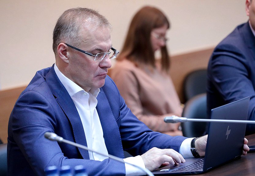 Заместитель Председателя Комитета по экологии, природным ресурсам и охране окружающей среды Александр Коган