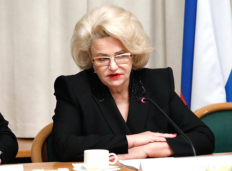 Председатель Комитета по защите семьи, вопросам отцовства, материнства и детства Нина Останина