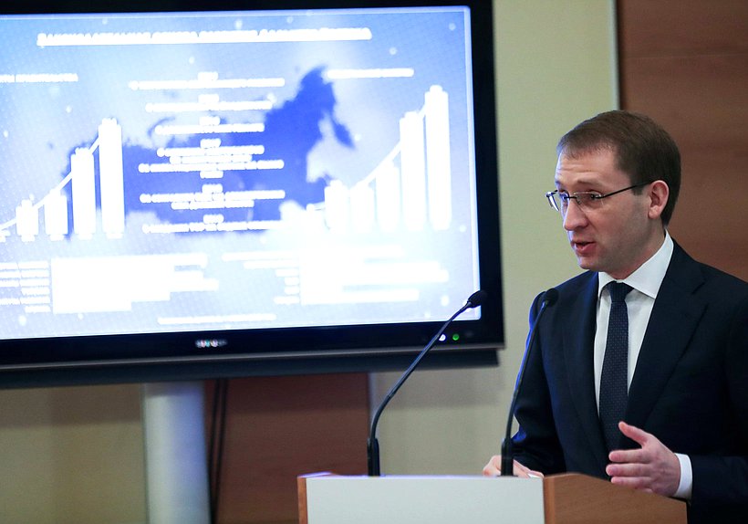 Министр РФ по развитию Дальнего Востока и Арктики Александр Козлов
