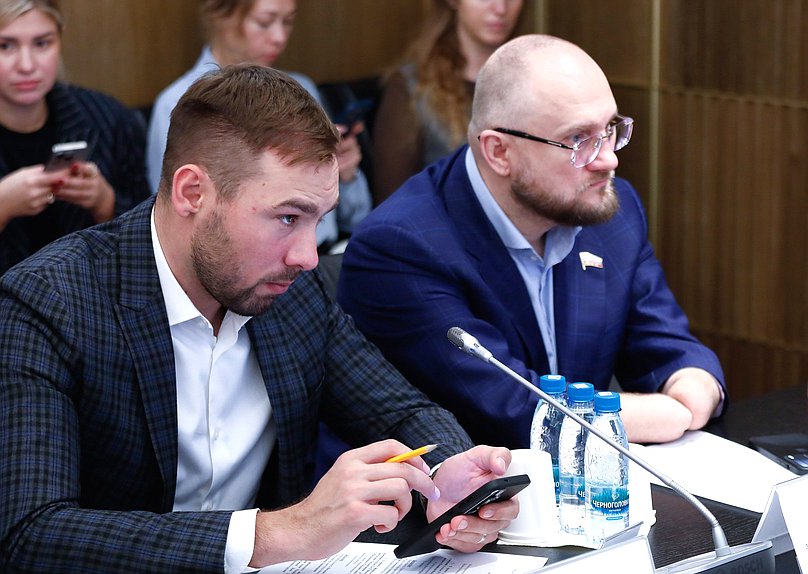 Заместители Председателя Комитета по физической культуре и спорту Антон Шипулин и Сергей Бурлаков