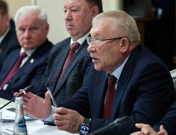 Председатель Комитета по контролю Олег Морозов