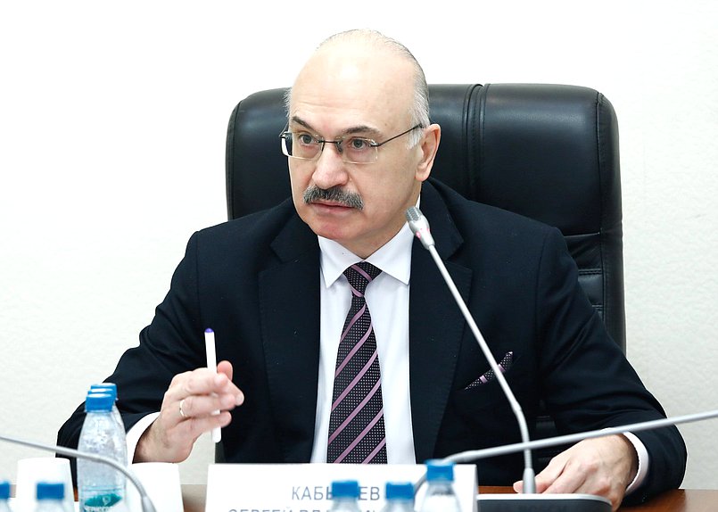 Председатель Комитета по науке и высшему образованию Сергей Кабышев