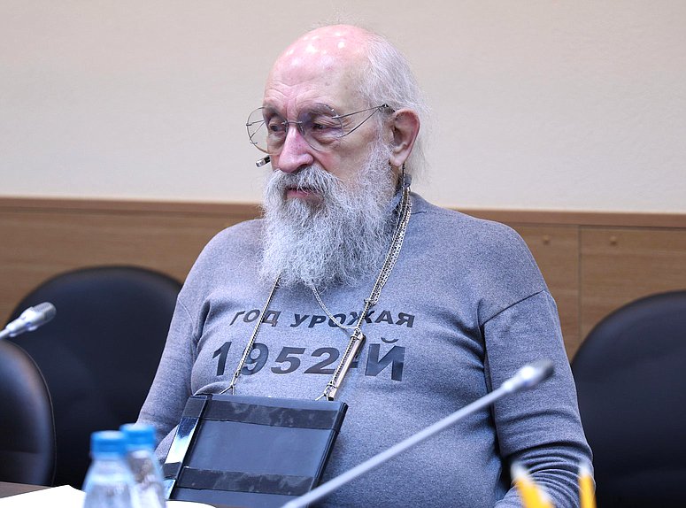 Член Комитета по просвещению Анатолий Вассерман