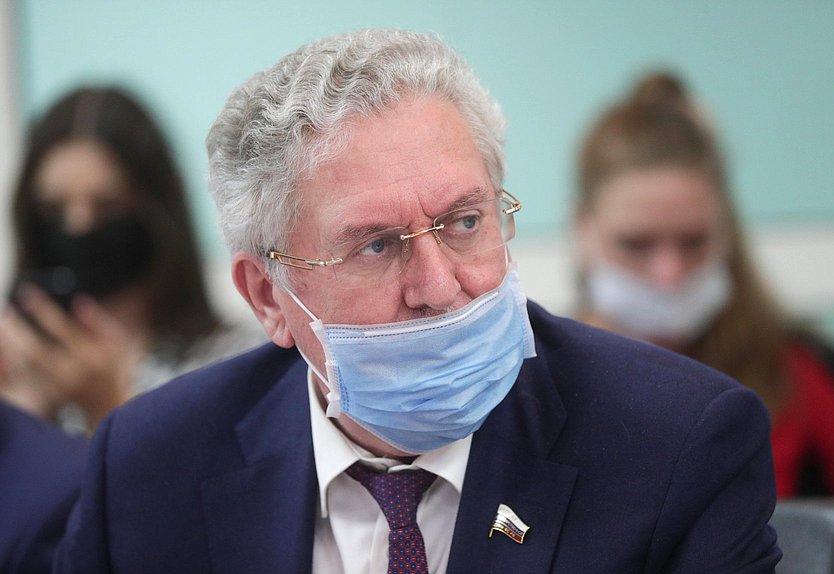 Член Комитета по энергетике Иван Медведев