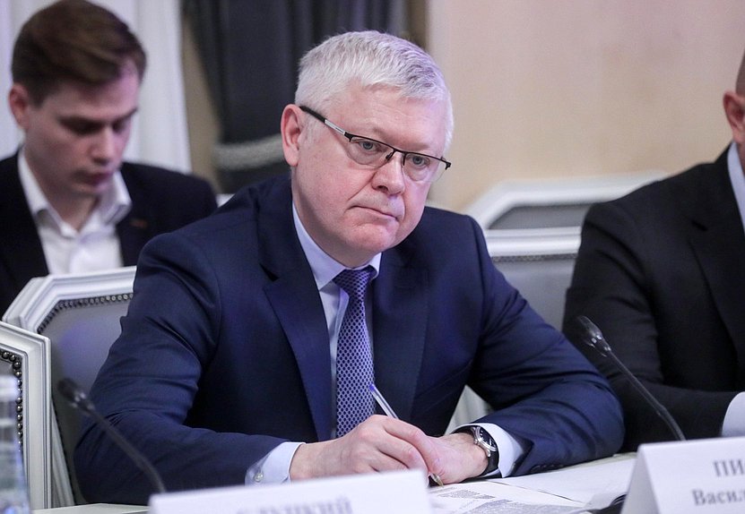 Председатель Комитета по безопасности и противодействию коррупции Василий Пискарев