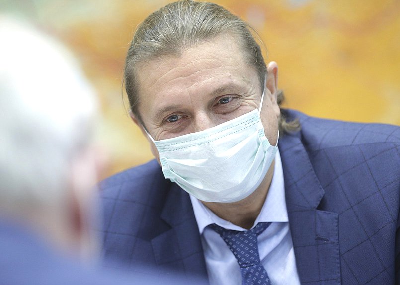 Член Комитета по бюджету и налогам Сергей Чижов