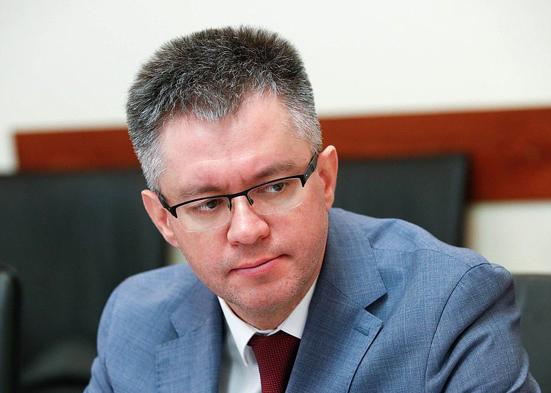Заместитель Председателя Комитета по энергетике Дмитрий Исламов