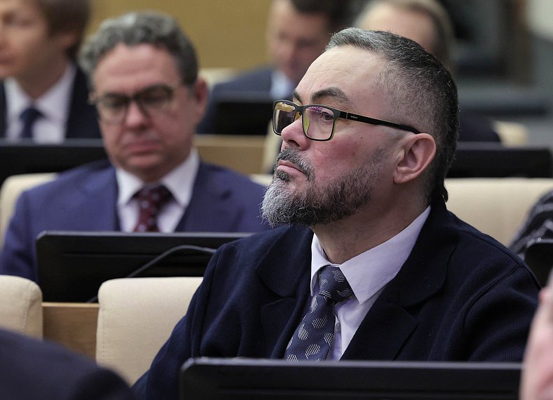 Парламентские слушания на тему «О развитии отраслей легкой промышленности в РФ»