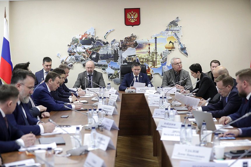 Круглый стол Комитета по экологии, природным ресурсам и охране окружающей среды на тему «Развитие лесного комплекса в условиях санкционного давления со стороны иностранных государств»