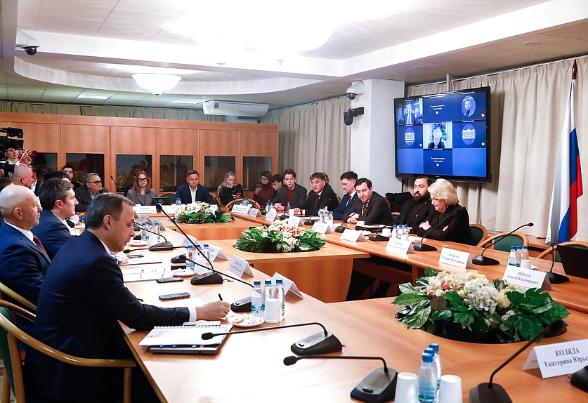 Круглый стол на тему «Правовое регулирование продажи отдельных видов товаров с возрастными ограничениями на цифровых платформах с использованием биометрических данных»