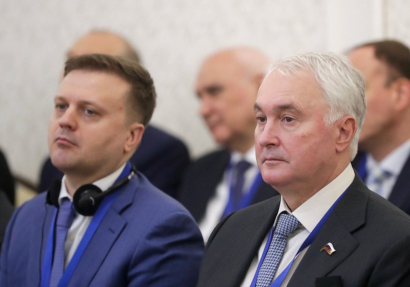 Chairman of the Committee on Regional Policy and Local Self-Government Alexey Didenko and Chairman of the Committee on Defence Andrey Kartapolov