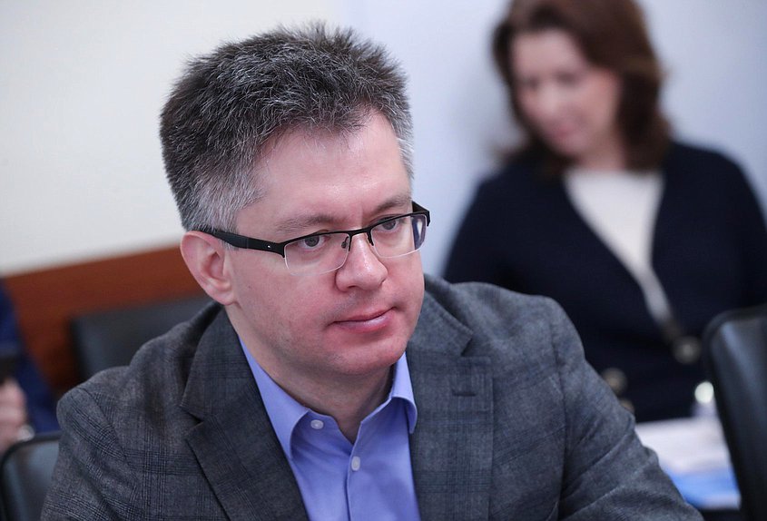 Заместитель Председателя Комитета по энергетике Дмитрий Исламов