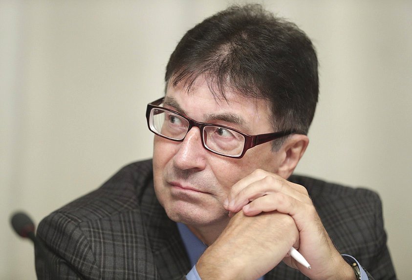Начальник управления федерального государственного надзора в области защиты прав потребителей Олег Прусаков