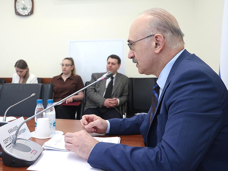 Председатель Комитета по науке и высшему образованию Сергей Кабышев