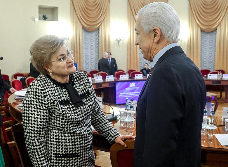 Руководитель фракции "Единая Россия" Владимир Васильев