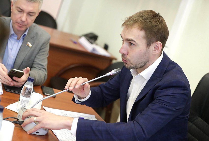Заместитель Председателя Комитета по физической культуре и спорту Антон Шипулин