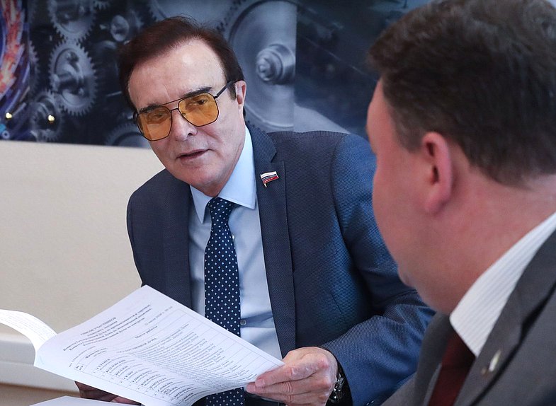 Член Комитета по экономической политике Александр Максимов