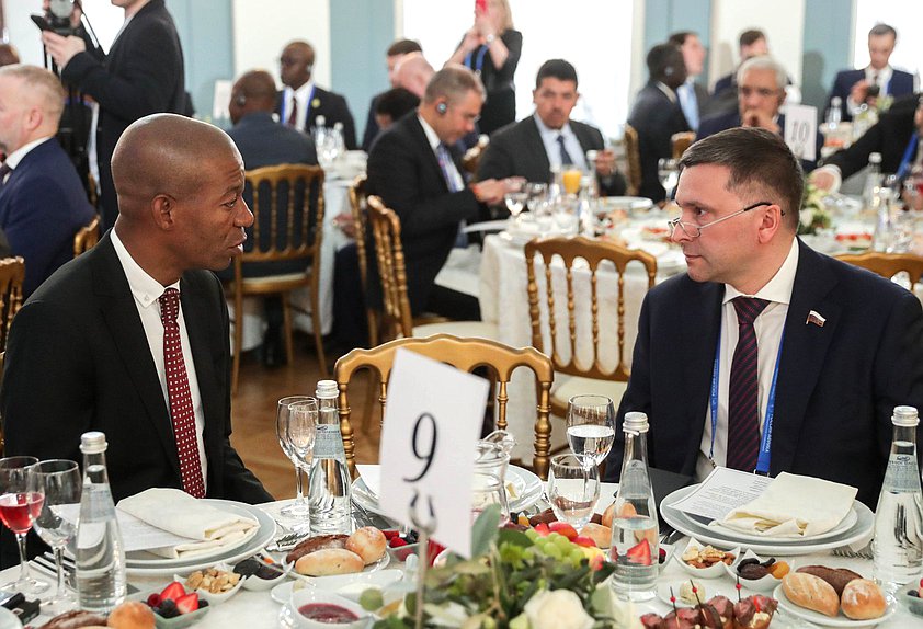 Chairman of the Committee on Ecology, Natural Resources and Environment Protection Dmitry Kobylkin (right)