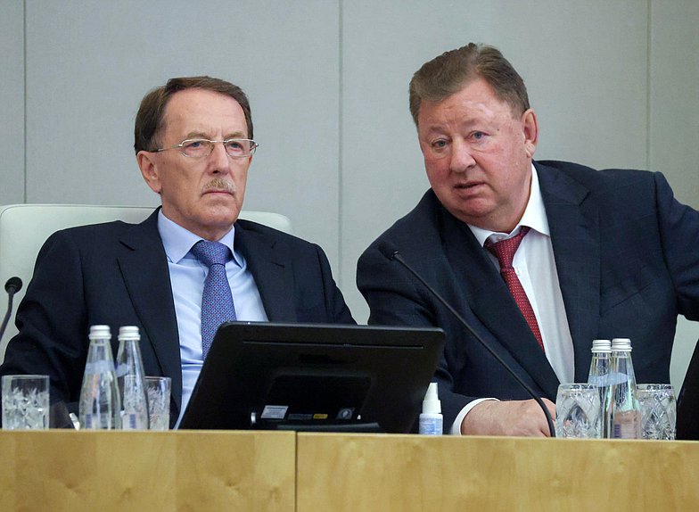 Заместитель Председателя Государственной Думы Алексей Гордеев и Председатель Комитета по аграрным вопросам Владимир Кашин