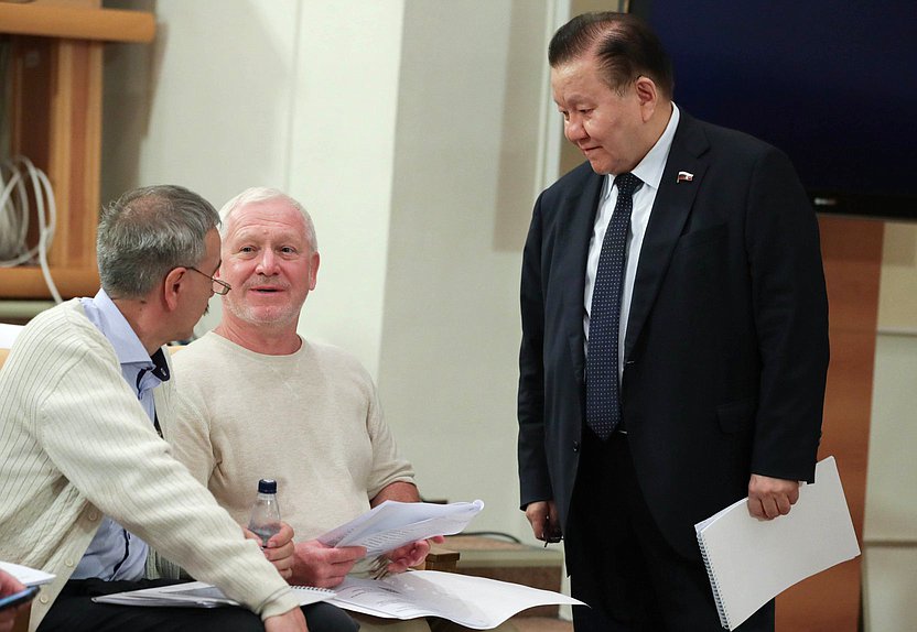 Первый заместитель Председателя Комитета по охране здоровья Федот Тумусов