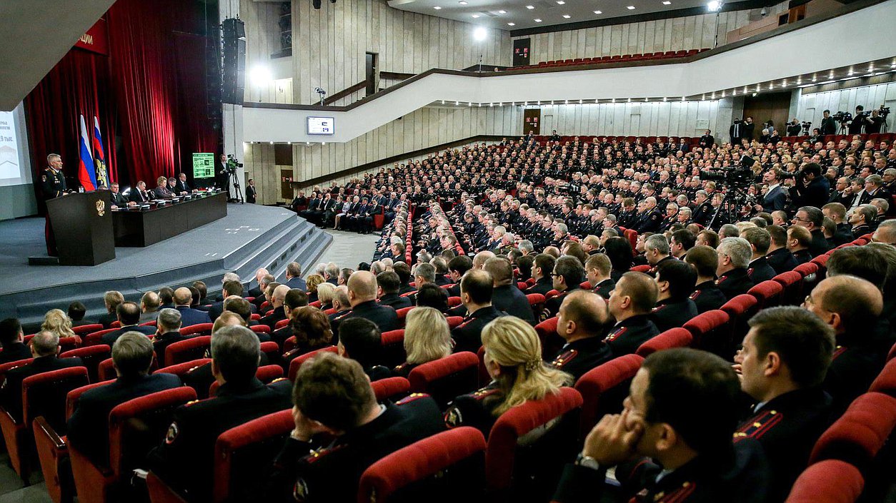 Министр внутренних дел Российской Федерации Владимир Колокольцев во время заседания. Автор фото: Анна Исакова/Фотослужба Государственной Думы.