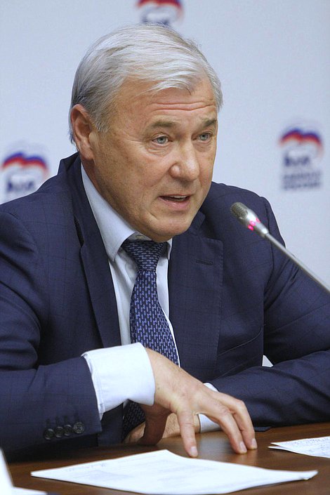 Семинар Комитета Государственной Думы по финансовому рынку на тему "Международные финансовые институты и экономическое развитие России".