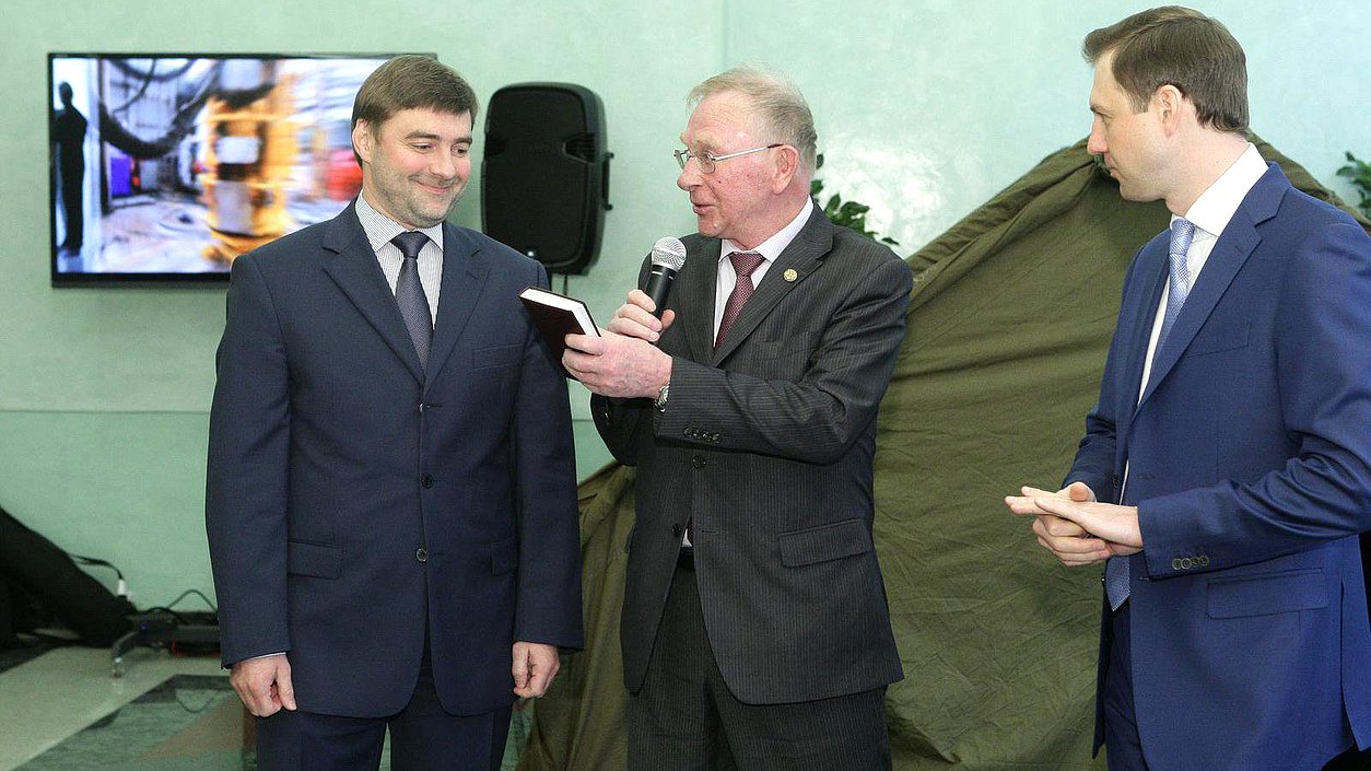  Открытие выставки "Геологоразведка в России: вчера, сегодня, завтра".