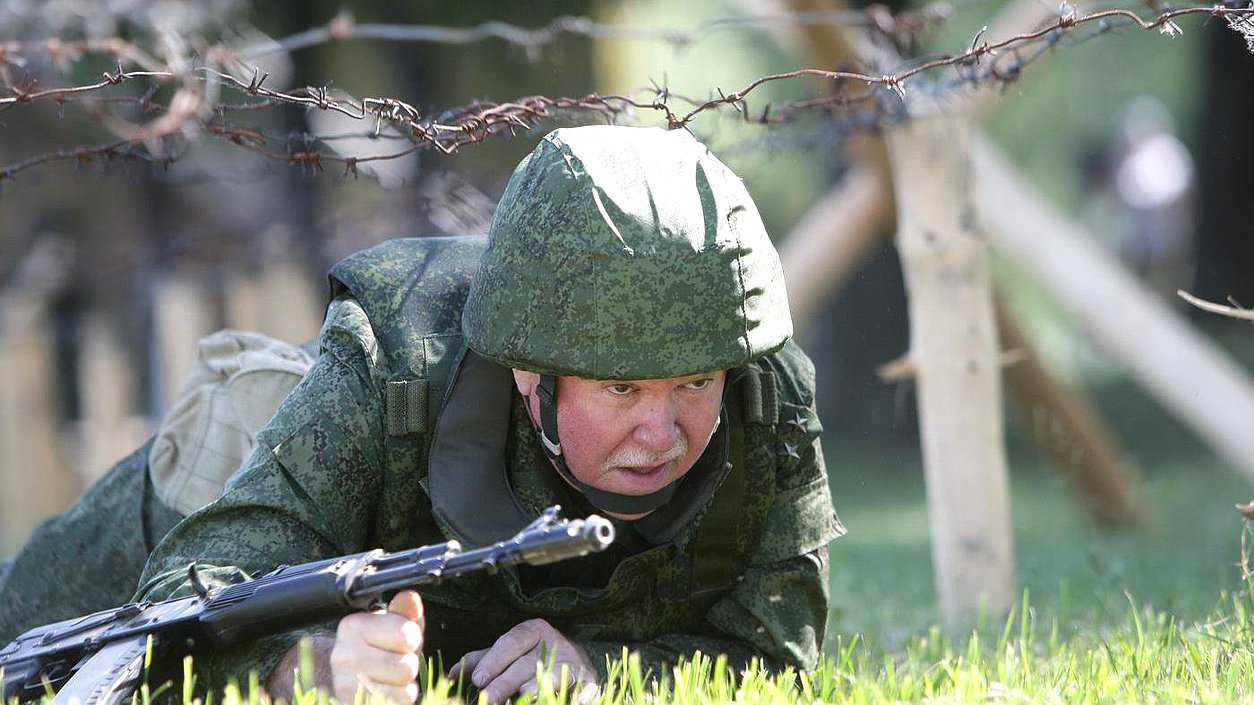   Депутаты и сотрудники Государственной Думы приняли участие в учебных сборах офицеров запаса
