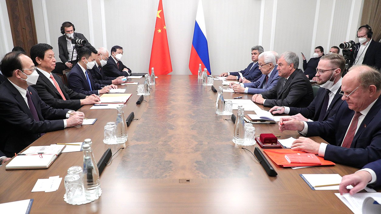 Meeting of Chairman of the Standing Committee of the National People's Congress Li Zhanshu with Chairman of the State Duma Vyacheslav Volodin and leaders of the State Duma factions