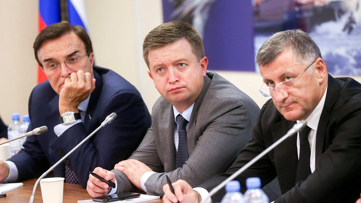 Член Комитета по экономической политике, промышленности, инновационному развитию и предпринимательству Игорь Торощин