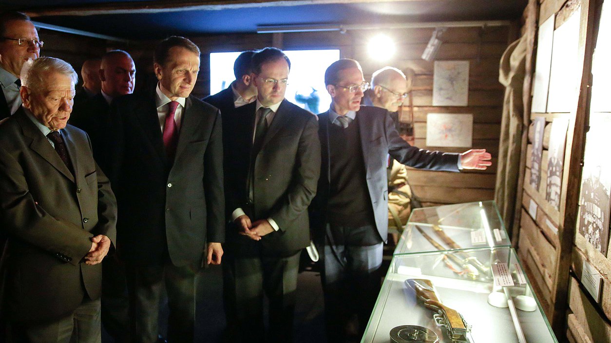 Открытие выставки "Помни. Преступления нацизма. Освободительная миссия Красной армии в Европе".