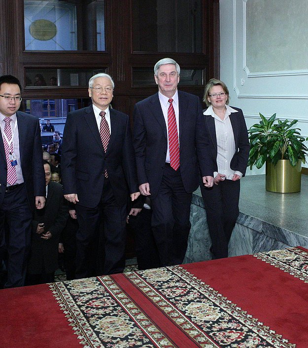 Встреча Первого заместителя Председателя Государственной Думы Ивана Мельникова с Генеральным секретарём ЦК Компартии Въетнам Нгуен Фу Чонгом.