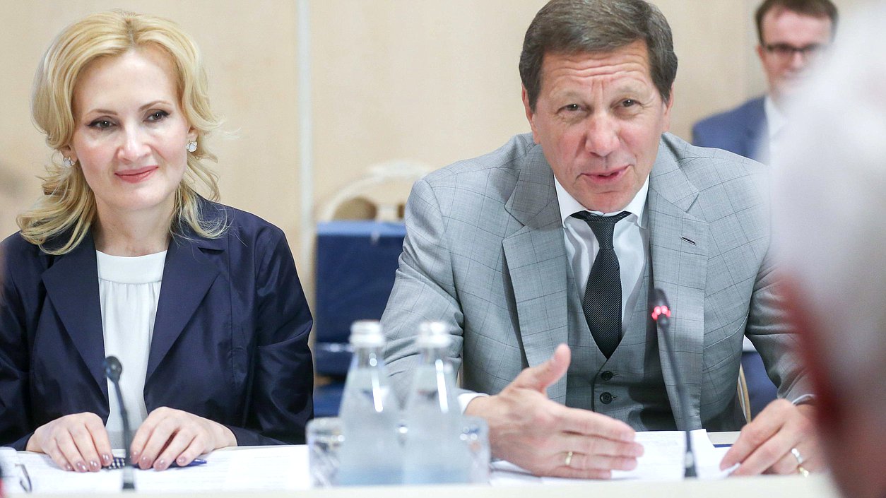 Deputy Speaker of the State Duma Irina Iarovaia and First Deputy Chairman of the State Duma Aleksandr Zhukov