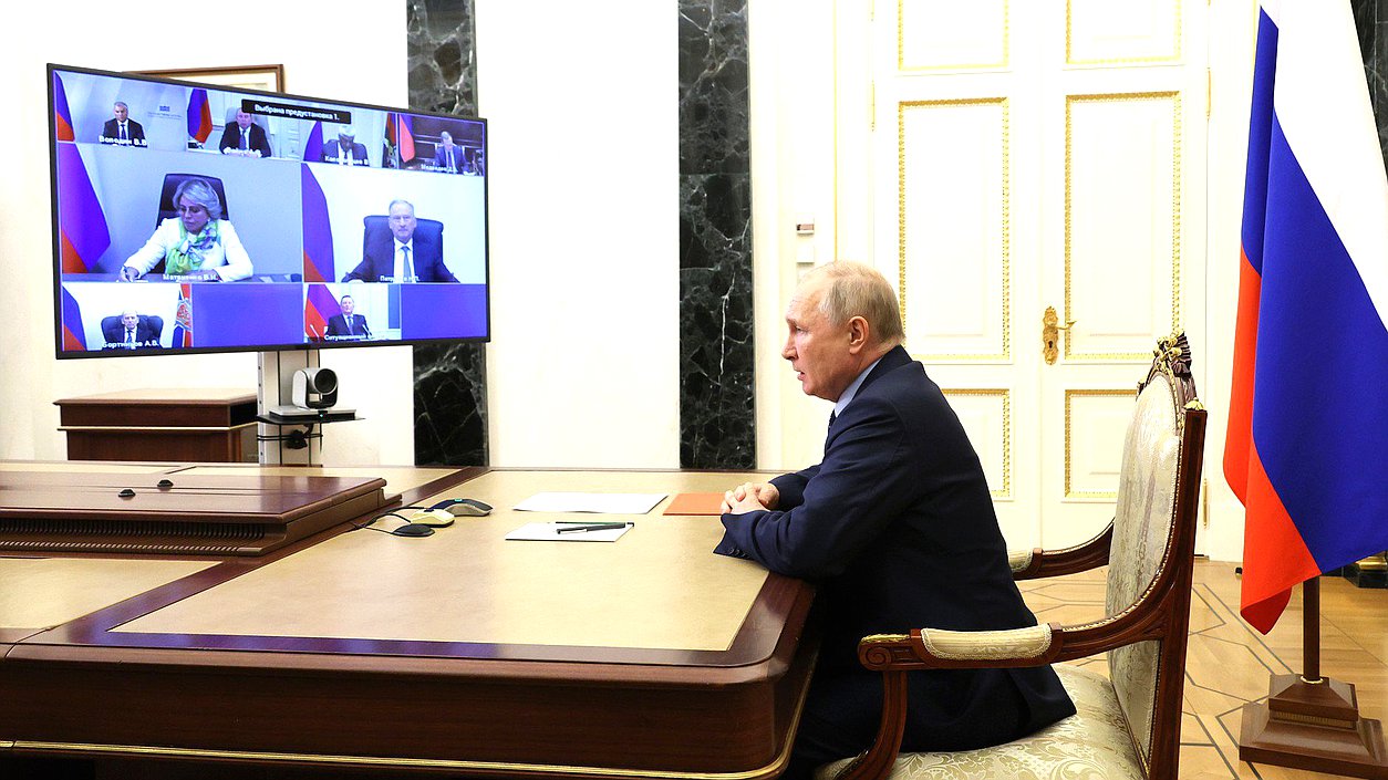 Совещание с постоянными членами Совета Безопасности (в режиме видеоконференции). Фото: kremlin.ru