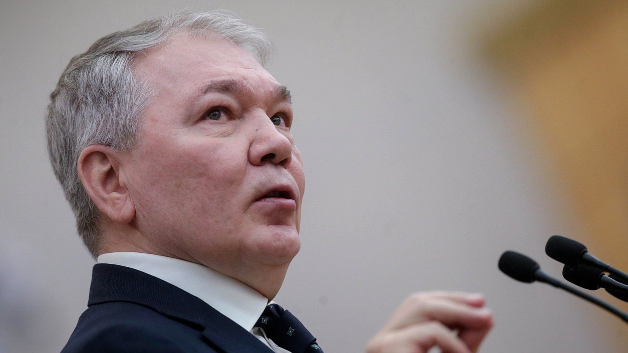 Председатель Комитета по делам СНГ, евразийской интеграции и связям с соотечественниками Леонид Калашников