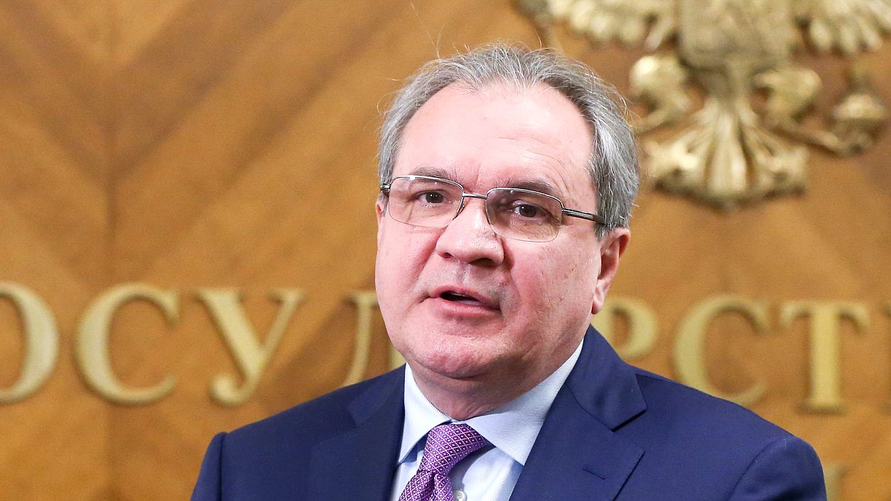 Секретарь Общественной палаты РФ Валерий Фадеев