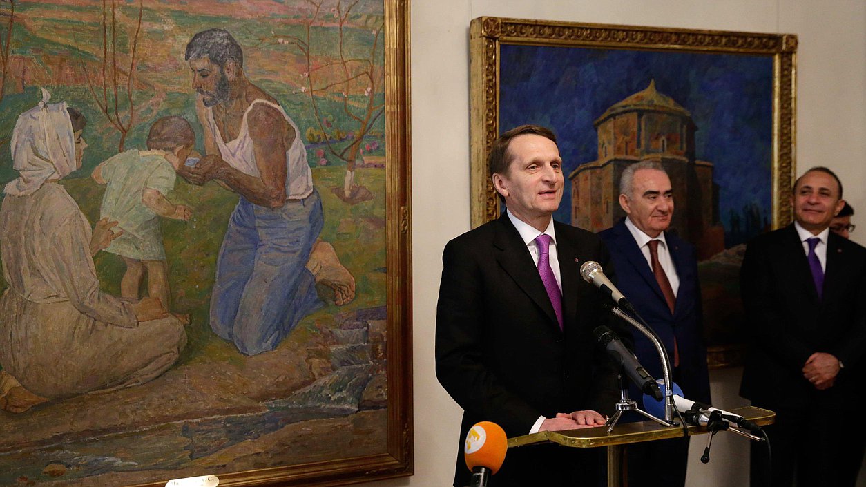 Открытие выставки "Война и Победа в работах армянских и русских художников", посвящённой 70-летию Победы в Великой отечественной войне.