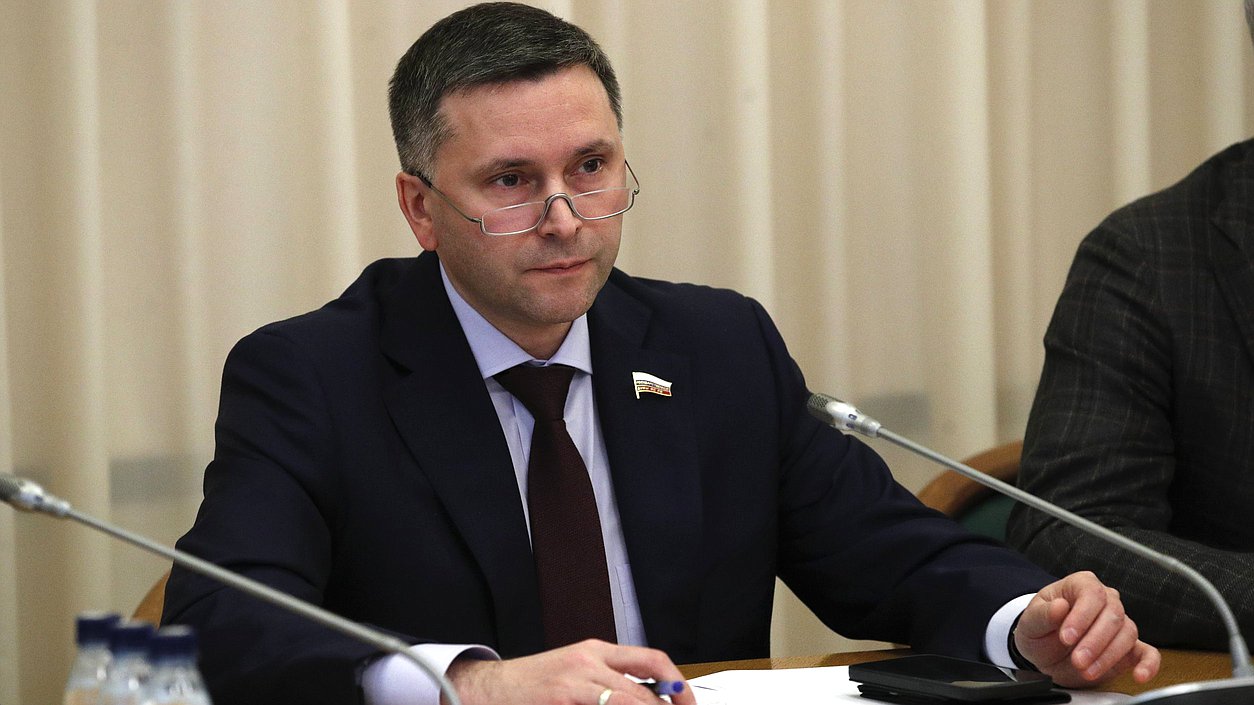 Председатель Комитета по экологии, природным ресурсам и охране окружающей среды Дмитрий Кобылкин