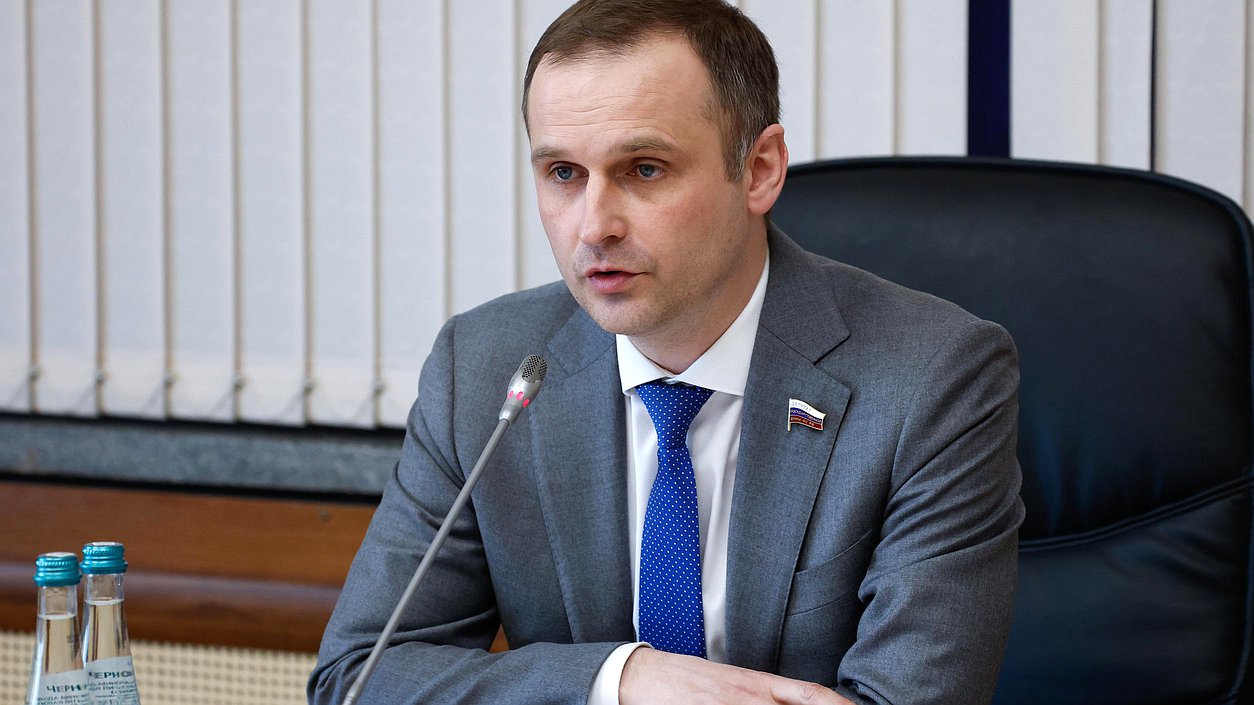 Председатель Комитета по охране здоровья Сергей Леонов