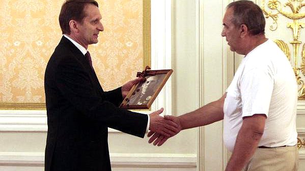 Председатель Государственной Думы Сергей Нарышкин передал награды родственникам военнослужащих, погибших в Великой Отечественной войне