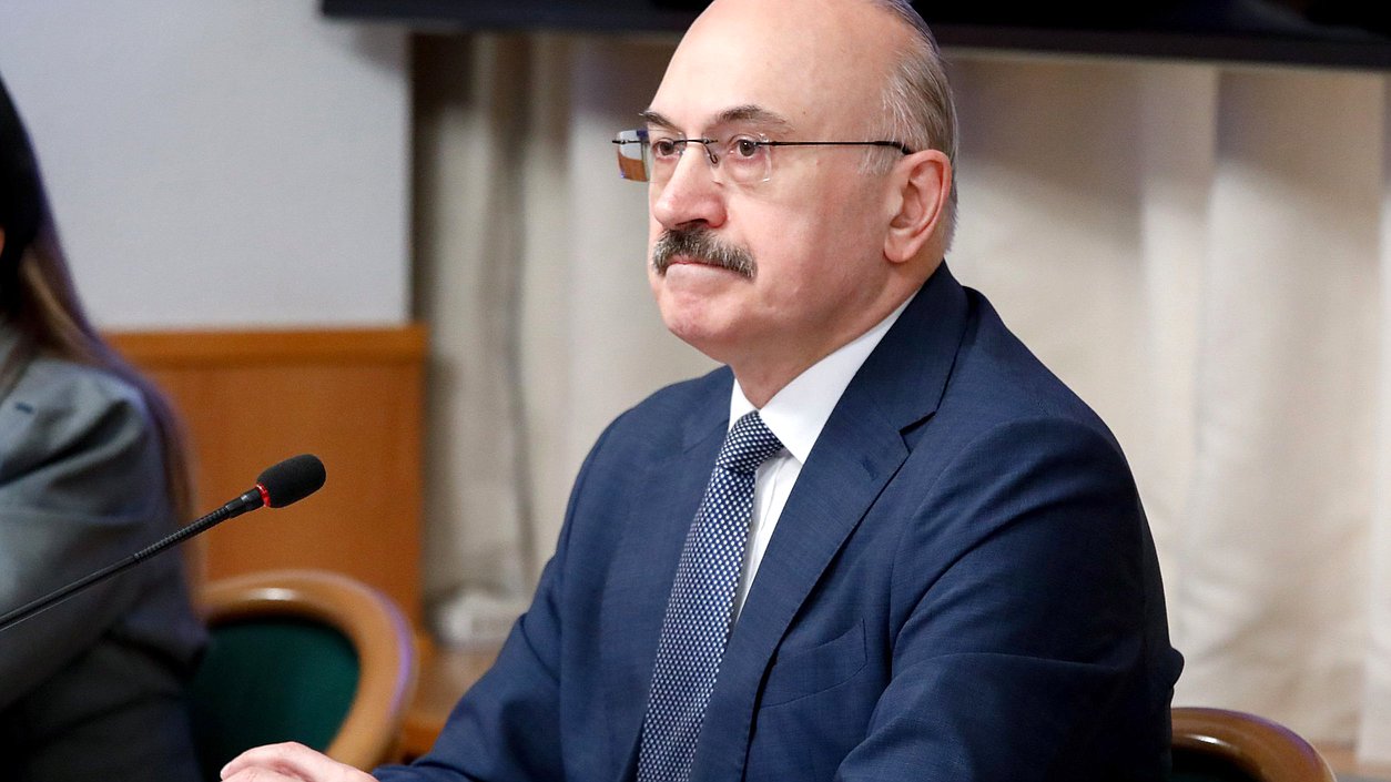 Председатель Комитета по науке и высшему образованию Сергей Кабышев