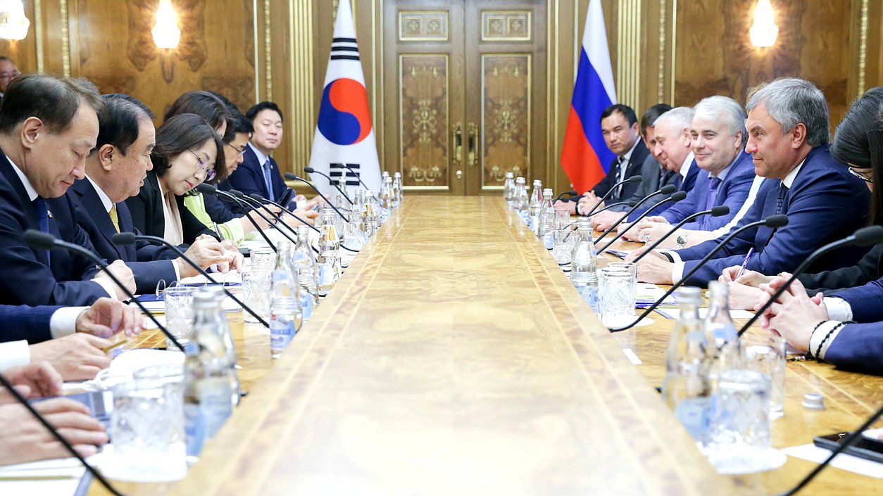 Встреча Председателя Государственной Думы Вячеслава Володина с Председателем Национального собрания Республики Корея Мун Хи Саном