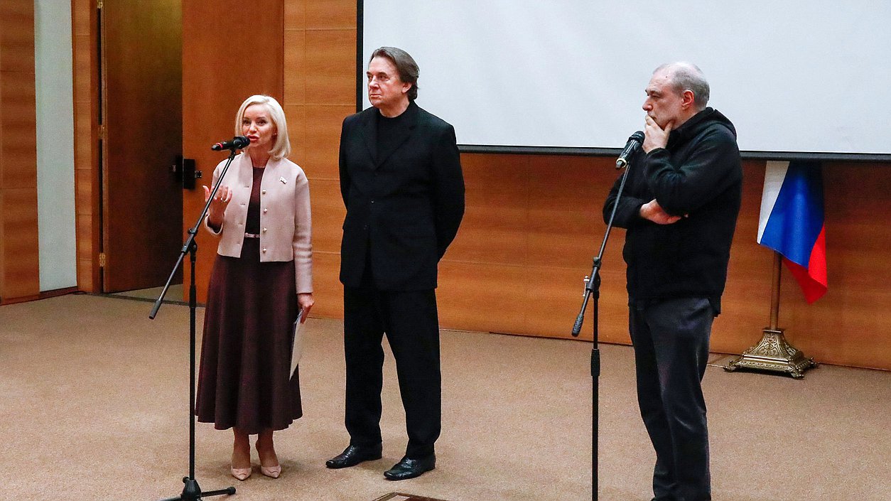 Председатель Комитета по культуре Ольга Казакова, генеральный директор «Первого канала» Константин Эрнст и генеральный директор компании «Дирекция кино» Анатолий Максимов