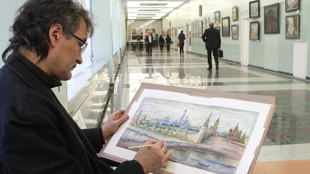 Открытие персональной выставки Алишера Пяткова "Герои атомного фронта. Место подвига-Чернобыль". на снимке: Алишер Пятков.