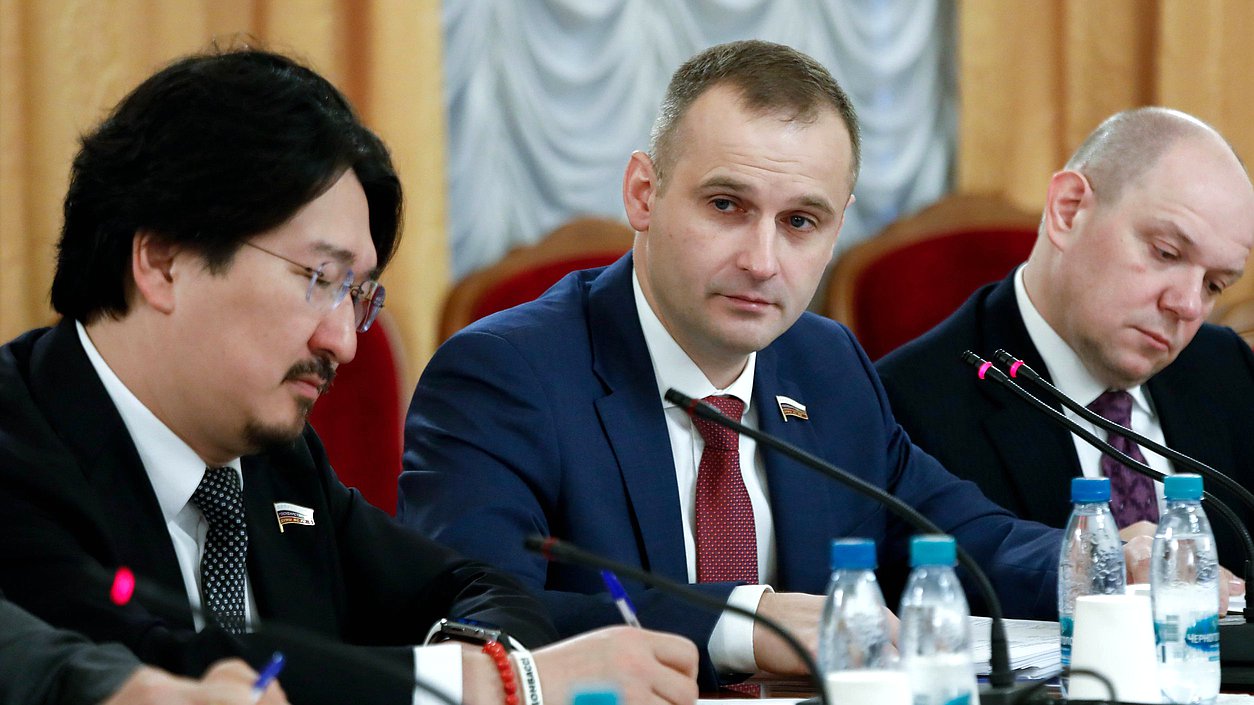 Председатель Комитета по охране здоровья Сергей Леонов