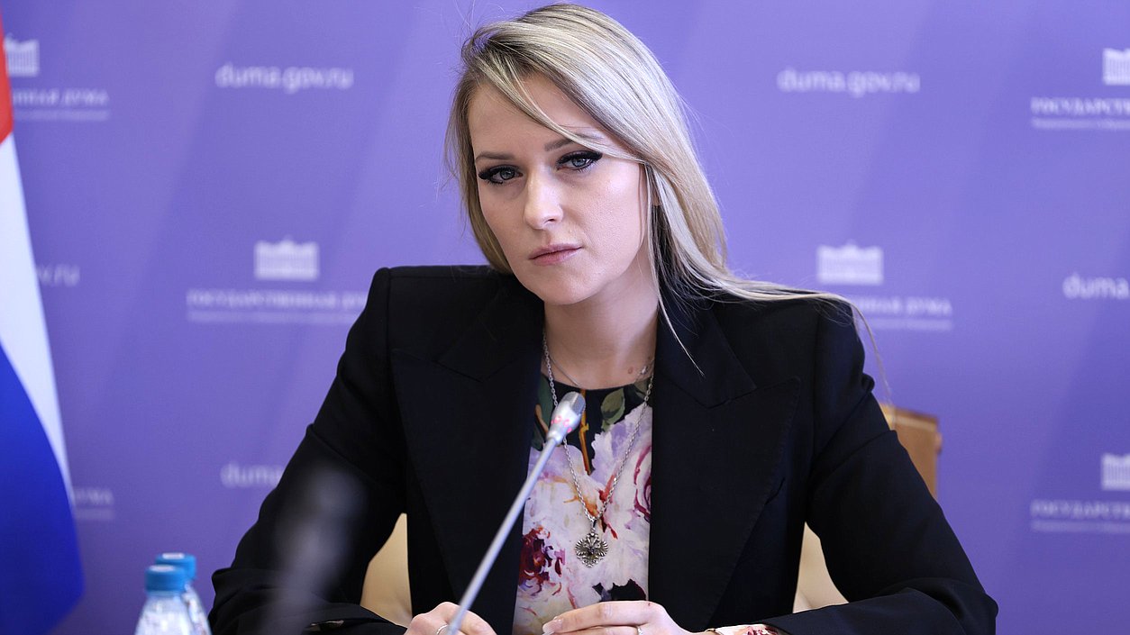 Председатель Комитета по развитию гражданского общества, вопросам общественных и религиозных объединений Яна Лантратова