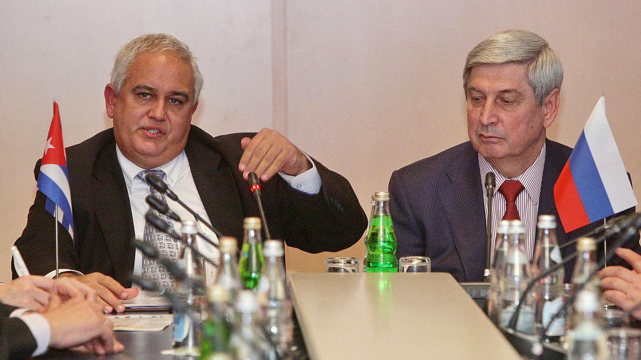   Встреча Первого заместителя Председателя Государственной Думы Ивана Мельникова и группы депутатов Государственной Думы с Послом Республики Куба в Российской Федерации Эмилио Лосада Гарсия.