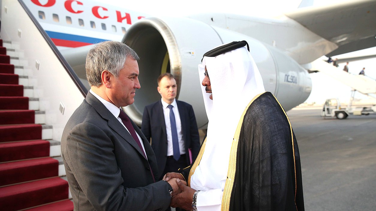 Chairman of the State Duma Viacheslav Volodin and Chairman of the Committee on International Cooperation of the Advisory Council of the State of Qatar Dahlan Bin Jaman Al-Hamad