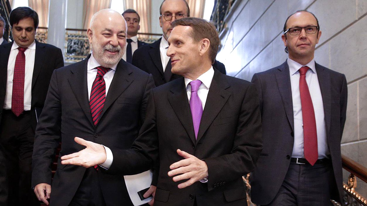    Председатель Государственной Думы Сергей Нарышкин провёл совместное заседание Совета по Культуре и попечительского совета Музея Фаберже.