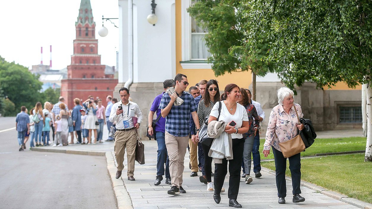 Participants of the International Forum “Development of Parliamentarism” visited the Moscow Kremlin